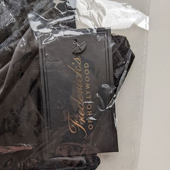 Frederick's of Hollywood Asha Set - Picture 4 of 5